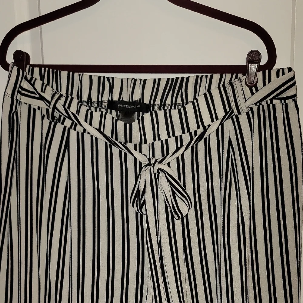 Ashley Stewart Black and White Wide Leg Pants Sz: 24 - Picture 3 of 4